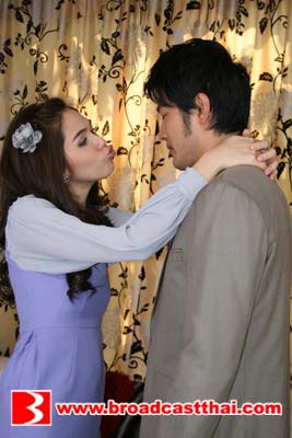 ชมพู่ อารยา ใช้มารยาจนอั๋นตกเป็นเคลิ้มอีกรอบ ในดอกส้มสีทอง