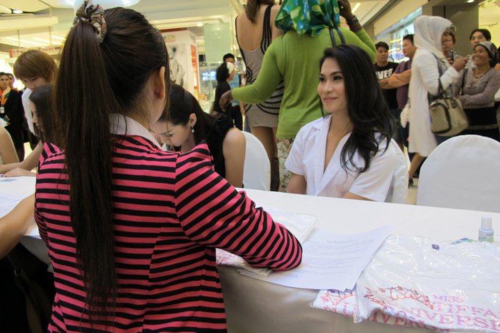 คุณหมอนนนี่ ผู้เข้าประกวดมิสทิฟฟานี่