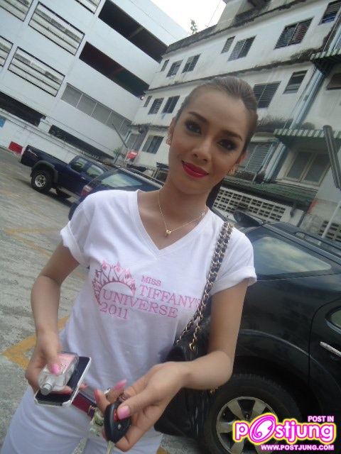 Salina KaL (น้องแคร์) หมายเลข 10 ผู้เข้ารอบ 30 คนสุดท้าย Miss Tiffany 2011