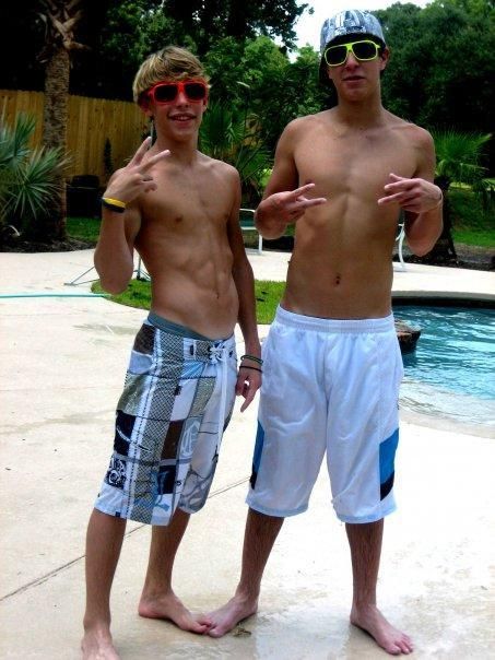 หนุ่มๆอ่อนๆแน่นๆปนเปกันไป