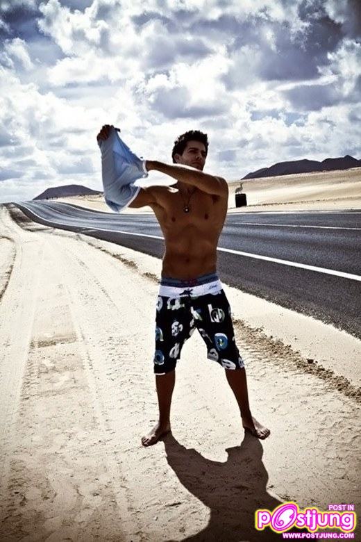 ล่ำอีกสิครับ หล่อได้อีกมั้ย