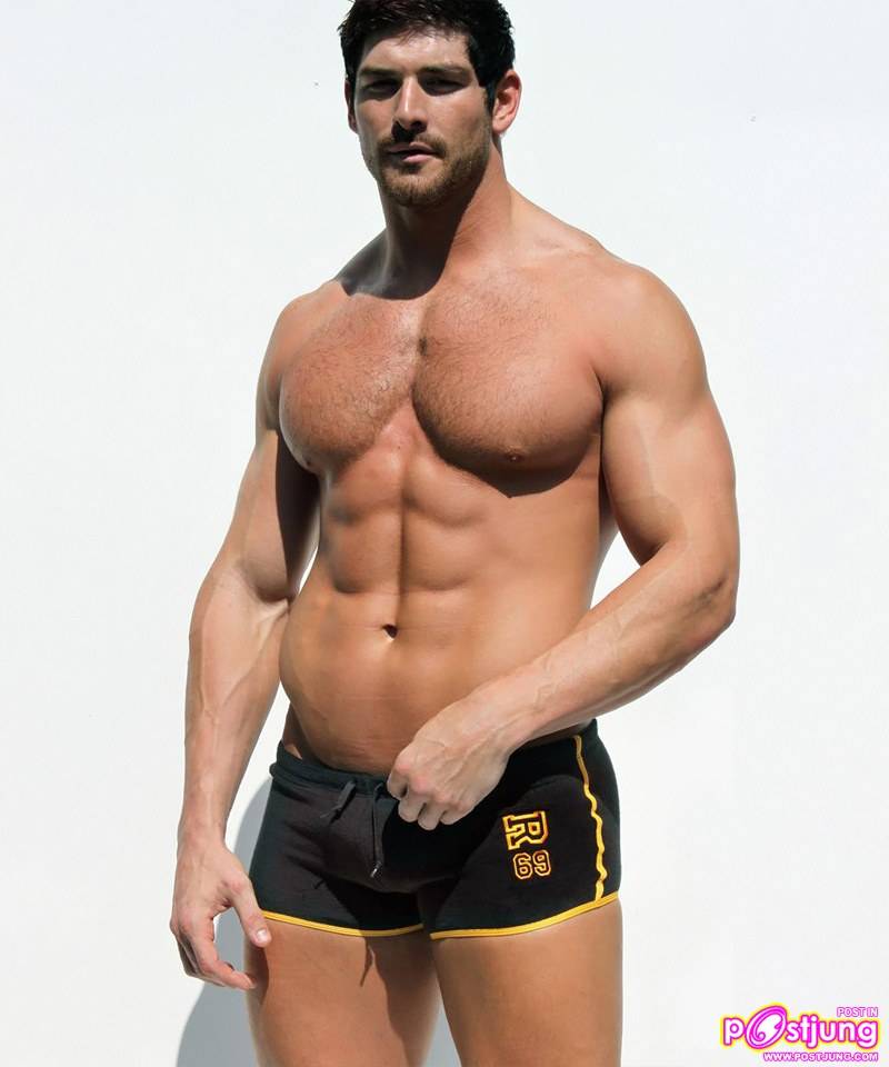 ล่ำอีกสิครับ หล่อได้อีกมั้ย