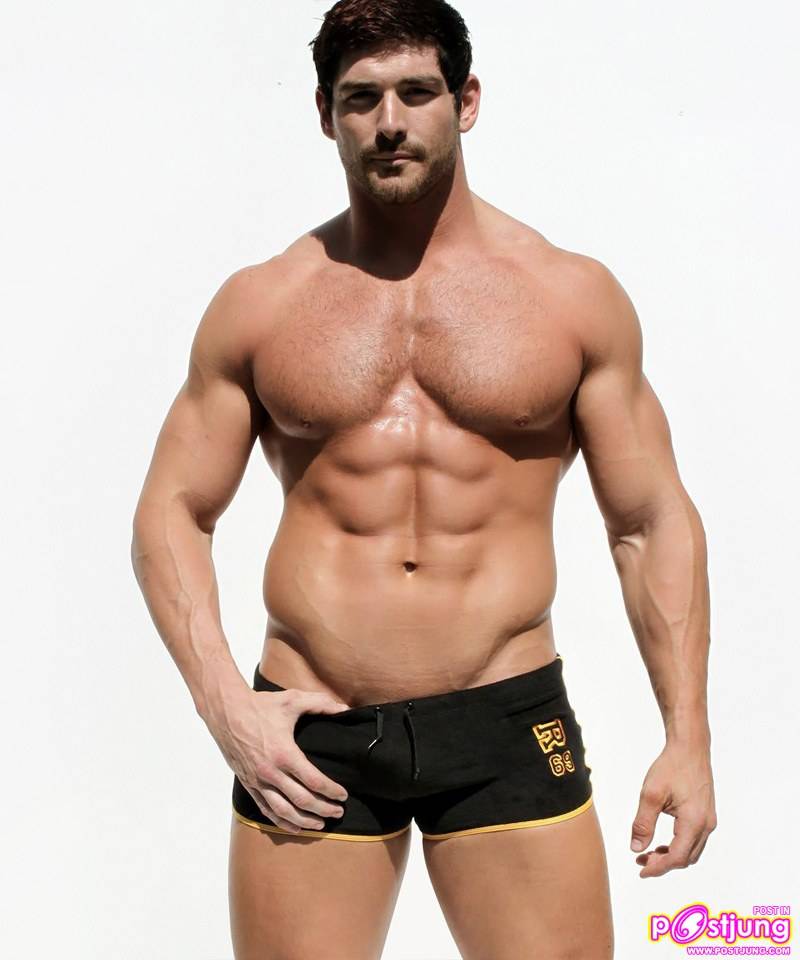 ล่ำอีกสิครับ หล่อได้อีกมั้ย