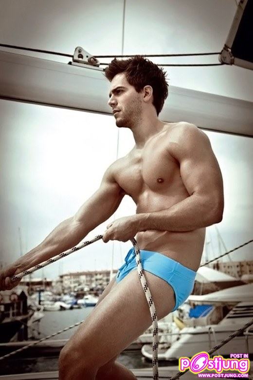 ล่ำอีกสิครับ หล่อได้อีกมั้ย