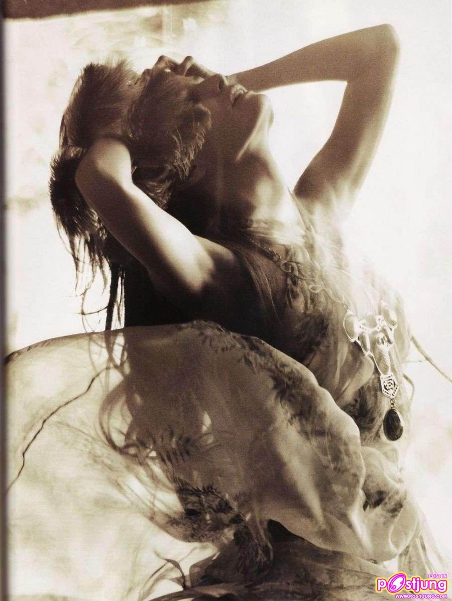 Isabeli Fontana @Vogue Spain, May 2011