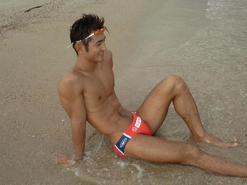 ตี๋ ญี่ปุ่นไปเล่นน้ำ