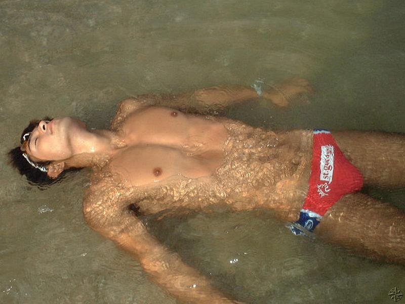 ตี๋ ญี่ปุ่นไปเล่นน้ำ