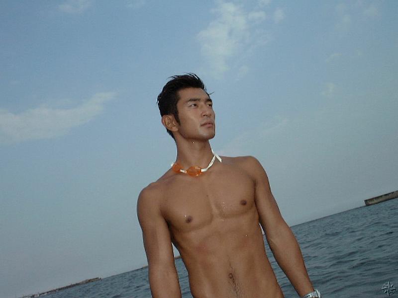 ตี๋ ญี่ปุ่นไปเล่นน้ำ