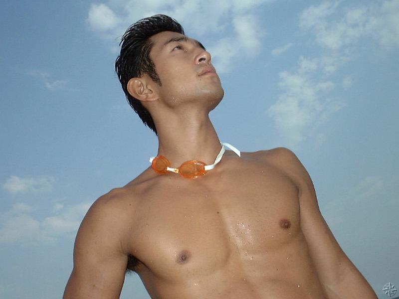 ตี๋ ญี่ปุ่นไปเล่นน้ำ