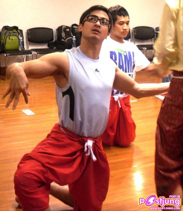 ตามไปดูหนุ่มๆBoxing Boys! - (ฝึกซ้อม)เรียนโขน