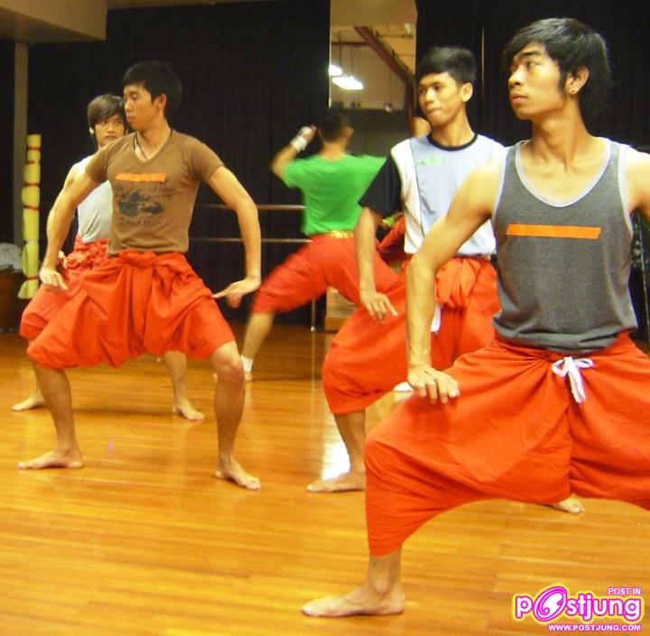ตามไปดูหนุ่มๆBoxing Boys! - (ฝึกซ้อม)เรียนโขน