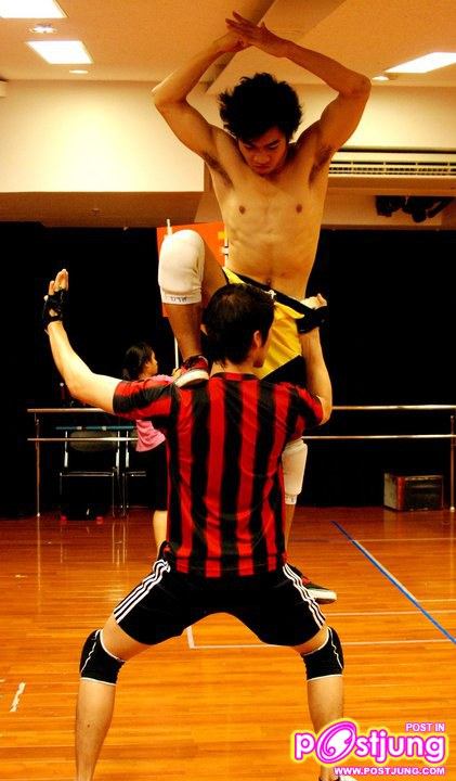 ตามไปดูหนุ่มๆBoxing Boys! - (ฝึกซ้อม)เรียนโขน