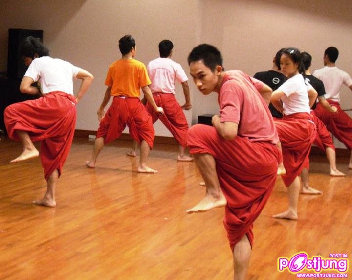 ตามไปดูหนุ่มๆBoxing Boys! - (ฝึกซ้อม)เรียนโขน