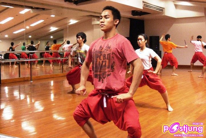 ตามไปดูหนุ่มๆBoxing Boys! - (ฝึกซ้อม)เรียนโขน