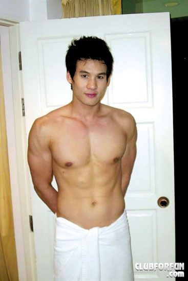 เอมมี่ Featering แมค รัฐศาสตร์ ในหนังเรื่องข่าวหน้าหนึ่ง