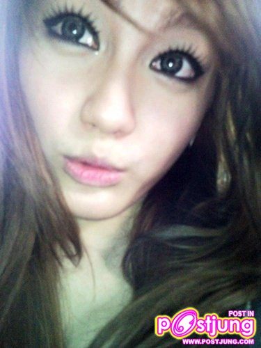 พี่แป้งค่ะ พี่เค้าน่ารักมากๆ คนชอบเยอะๆ