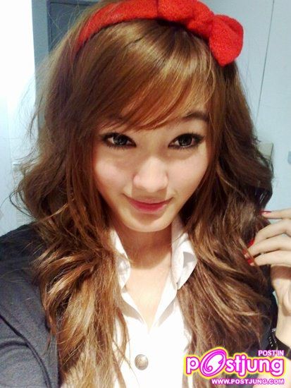 พี่แป้งค่ะ พี่เค้าน่ารักมากๆ คนชอบเยอะๆ