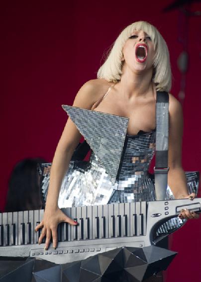 LADY GAGA