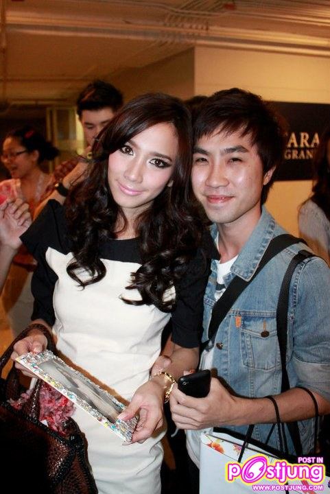 อั้มพัชราภา & สามัญชนแฟนคลับ