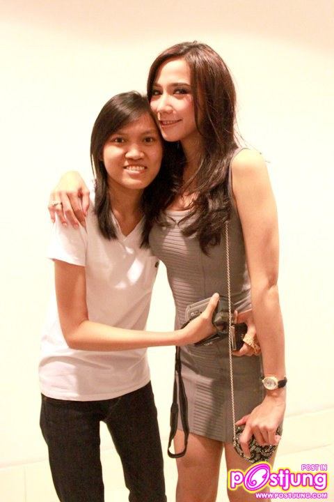 อั้มพัชราภา & สามัญชนแฟนคลับ