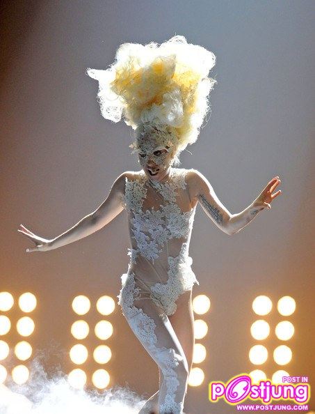 การพัฒนาทีละขั้นกับความเป็นMonster