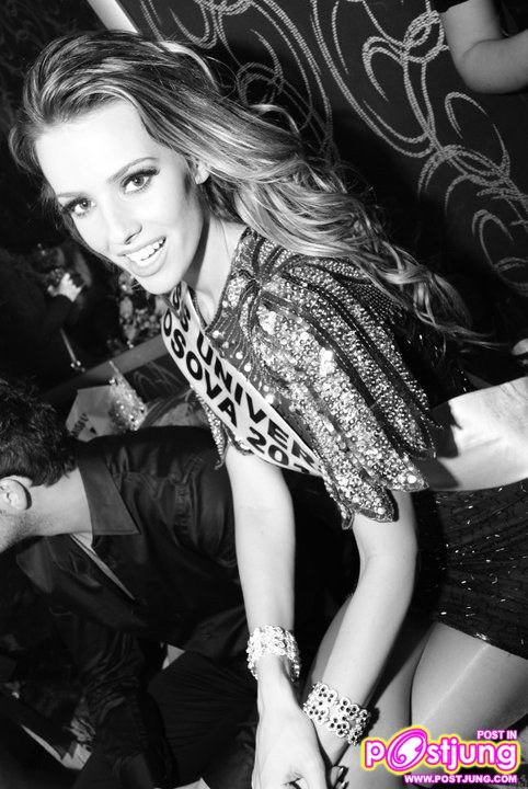 ปิดท้ายด้วยภาพนี้ อย่างกับดาราฮอลลีวูด