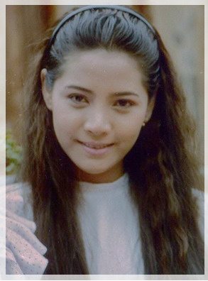 เร็วๆนี้อาจได้เห็นฝีมือการแสดงของชไมพร จตุภุช นางเอกดาวค้างฟ้าในละครเรื่อง"บ่วง"ในบทของเจ้าย่า