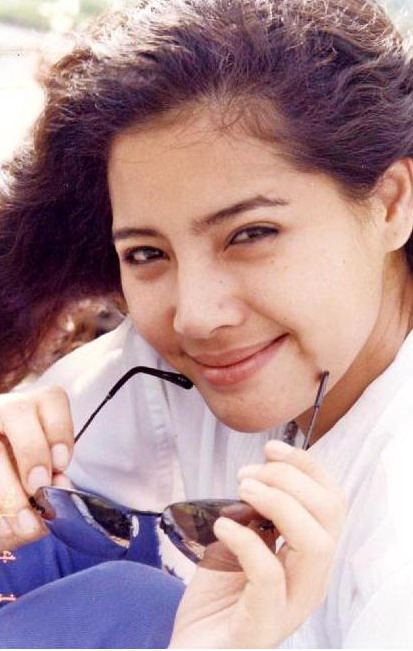 เร็วๆนี้อาจได้เห็นฝีมือการแสดงของชไมพร จตุภุช นางเอกดาวค้างฟ้าในละครเรื่อง"บ่วง"ในบทของเจ้าย่า