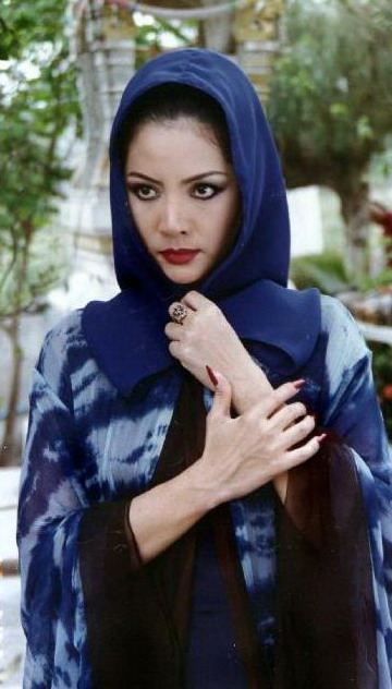 เร็วๆนี้อาจได้เห็นฝีมือการแสดงของชไมพร จตุภุช นางเอกดาวค้างฟ้าในละครเรื่อง"บ่วง"ในบทของเจ้าย่า