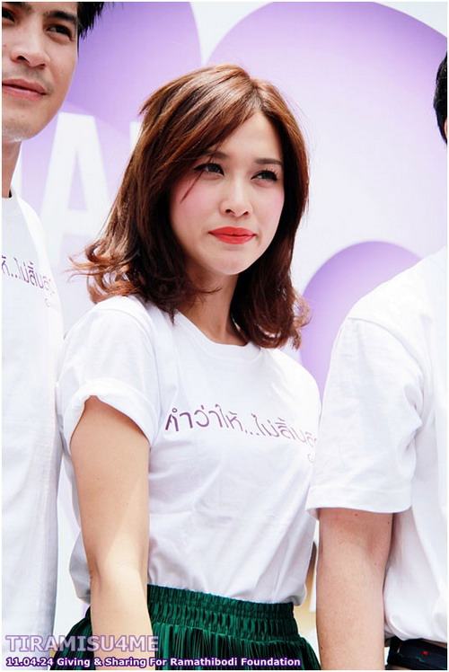 พลอย ผมทรงใหม่สวยเหมือนเดิม