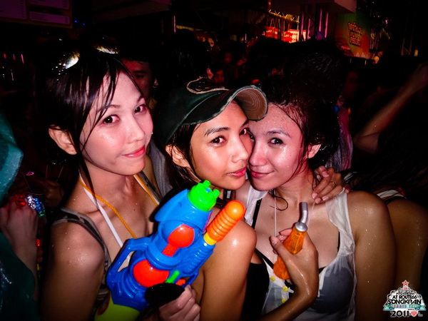 ส่งท้ายเดือนสงกรานต์ เก็บตกRCA