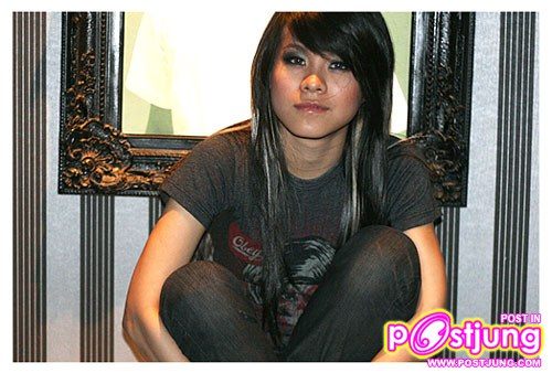 กลัวที่ไหน &lsquo;พะแพง&rsquo; แอ่นอกรับ อัพหน้าถ่ายหวิว เรียกกระแส