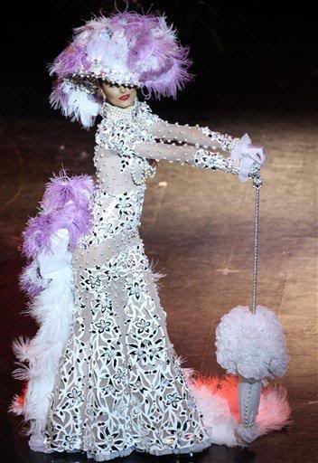 ชุดแต่งกายประจำชาติ VENE2OO9