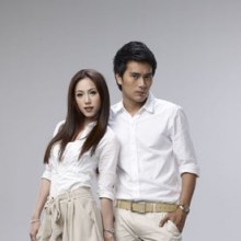 เป้าตุง ๆ จากหนุ่มหล่อ แสง ในเรื่อง ซอสเสจแมนชั่น