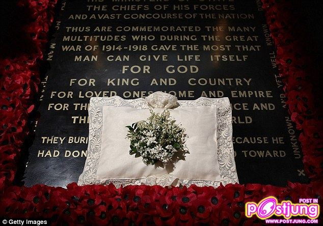 HRH The Duke & Duchess of Cambridge : Official Royal Wedding Photos
