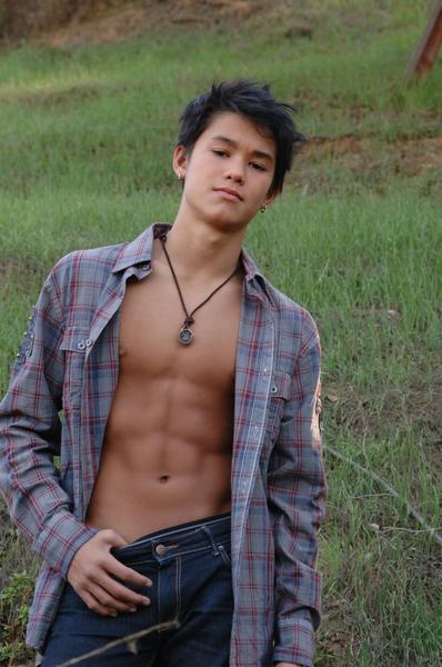 boo boo stewart หนุ่มน้อยจาก twilight