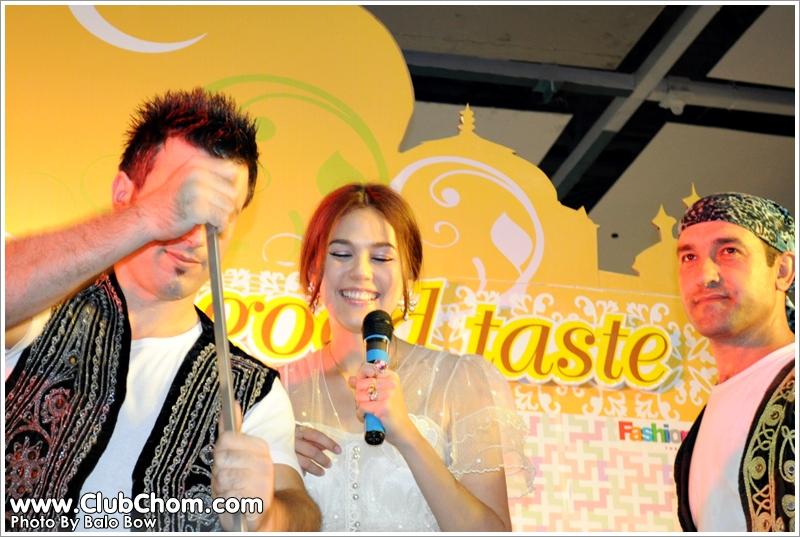 ชมพู่ อารยา ในงาน ชม ชิม ช็อป @ FASHIONISLAND