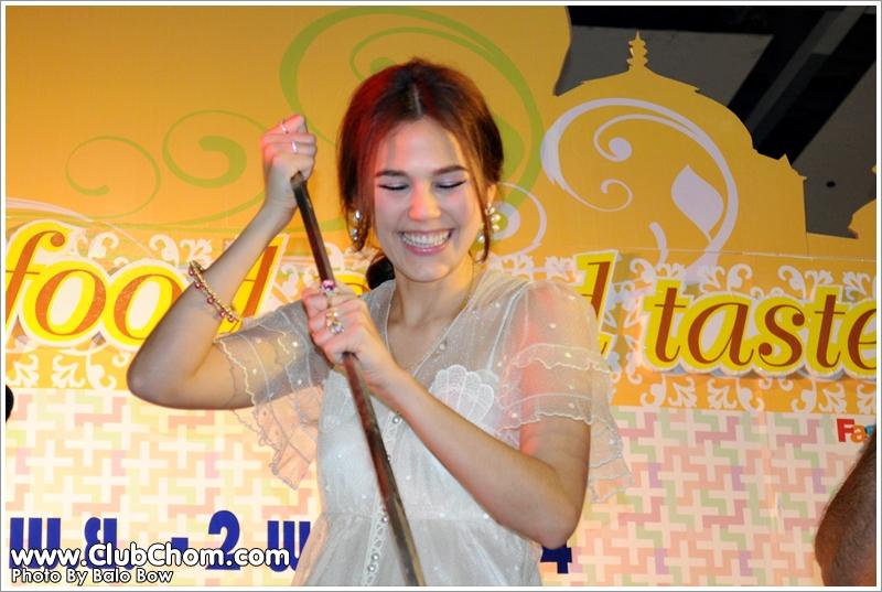 ชมพู่ อารยา ในงาน ชม ชิม ช็อป @ FASHIONISLAND