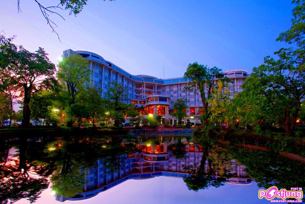 วิวด้านนอกของโรงเเรม