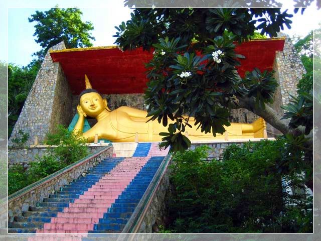 พระนอนวัดเขาวงกฏ