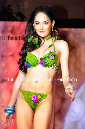 Miss Tiffany 2011 ในรอบชุดว่ายน้ำ