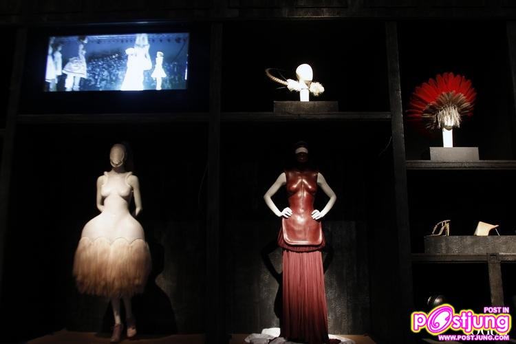 [PREVIEW] ALEXANDER MCQUEEN: SAVAGE BEAUTY