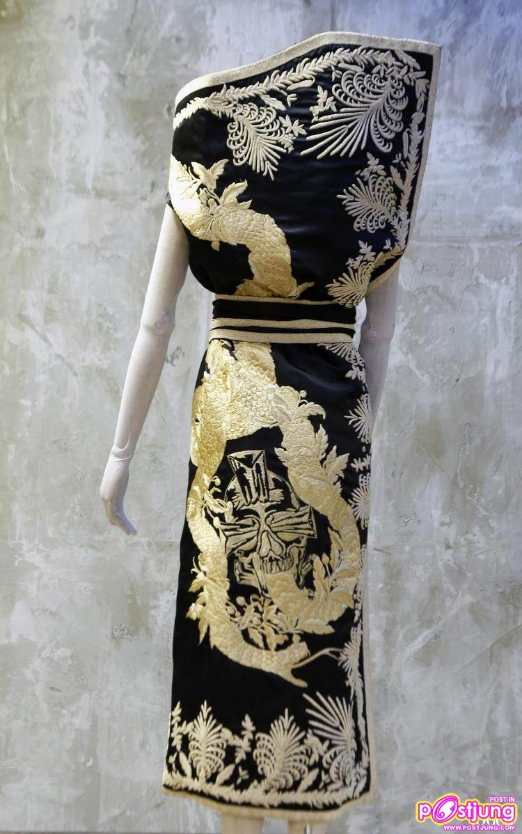 [PREVIEW] ALEXANDER MCQUEEN: SAVAGE BEAUTY