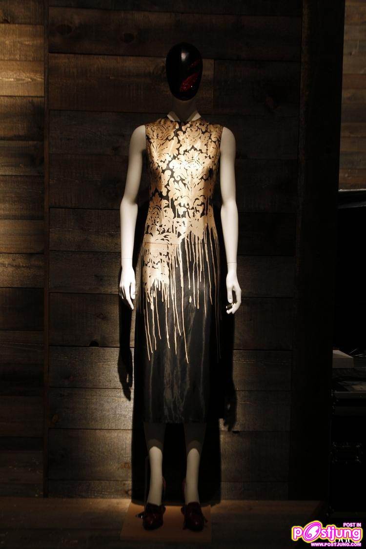 [PREVIEW] ALEXANDER MCQUEEN: SAVAGE BEAUTY