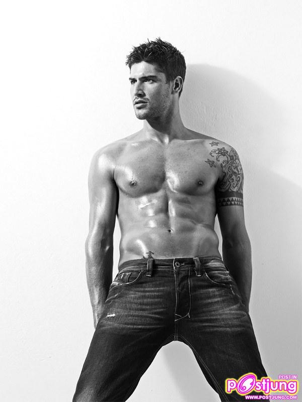 MIGUEL IGLESIAS @ Men's Health (Spain) May 2011