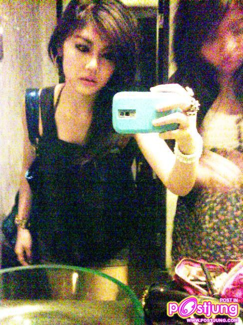 พี่อีฟเพื่อนพี่เนมที่เล่นmvโจทรักค่ะ