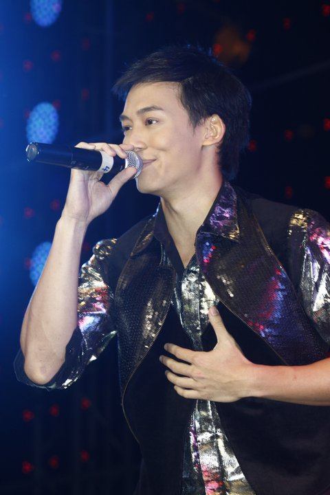 หุ่นขี้ผึ้งพี่บี้ @มาดามทุซโซ่