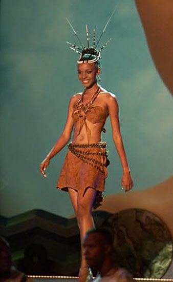 มิส บอสวาน่า ปี 1999 ชุดแต่งกายประจำชาติ