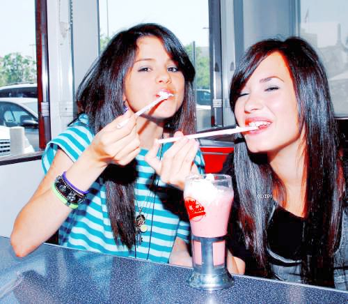 demi lavato + selena gomaz