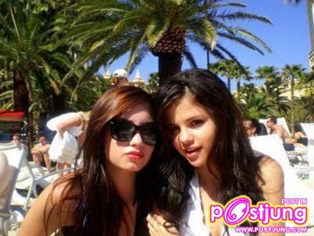 demi lavato + selena gomaz